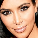 Kim Kardashian deslumbra con su look a lo Cleopatra y su vestido dorado