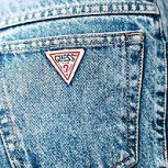 Este extraño diseño de jeans causa sensación: ¿Los usarías?