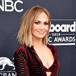 JLo llegó a los Billboard 2018 con traje de textura de piel de serpiente ¡Imposible pasar desapercibida!