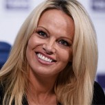 Pamela Anderson sorprendió con deshinibida sesión fotográfica a sus 51 años