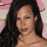 Michelle Carvalho mostró sin complejos las estrías de su cuerpo en redes sociales