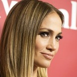 Jennifer Lopez arrasa con look veraniego que lució en romántica escapada con su novio