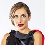 Carolina de Moras comparte imagen tomando sol al borde de una piscina y sus seguidores reaccionan