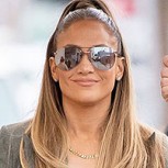 Jennifer Lopez usó llamativo vestido durante premiación en Hollywood: Nadie quedó indiferente al color