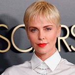 Charlize Theron transformó sencillo vestido negro en elegancia pura en la alfombra roja de los Oscar 2020