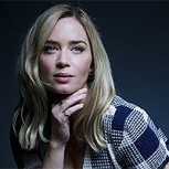Emily Blunt no dejó a nadie indiferente con su espectacular vestido rojo de cuero en premiere