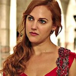 Meryem Uzerli, recordada por su rol de “Hurrem” en El Sultán, concentró la atención con esta tenida