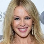 A sus 52 años, Kylie Minogue luce sin problemas este minivestido negro