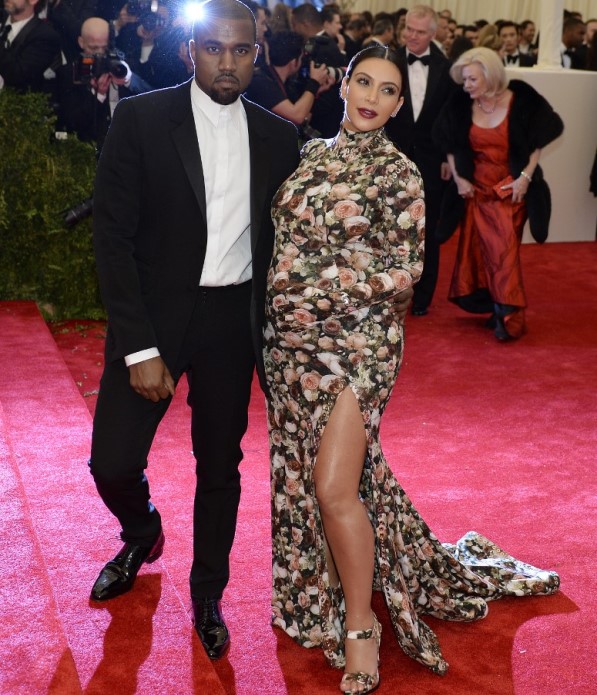 En 2013, Kim asistió a su primer Met Gala vestida de Ricardo Tisci de la firma Givenchy. 