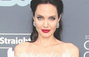 Angelina Jolie y su elegante estilo fuera de las alfombras rojas: 12