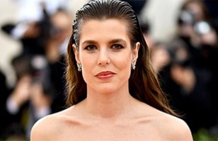 Carlota Casiraghi aparece luciendo un vestido de lunares “low cost