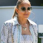 Jennifer Lopez lució vestido que recordó a la glamorosa “Carrie Bradshaw”