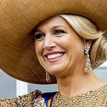 Reina Máxima de Países Bajos sorprende con creativo collar de conchas de moluscos