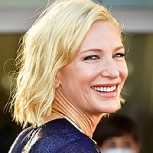 Cate Blanchett lució radiante con este traje negro en la alfombra roja de Festival de Venecia 2022
