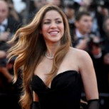 Shakira se convirtió en nuevo rostro de Burberry con uno de los mejores vestidos que se le han visto