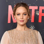 Jennifer Lawrence ratificó su refinado glamour con este revelador vestido en estreno de nueva película
