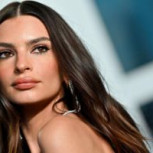 Emily Ratajkowski presume cómo combinar estas botas vintage con distintos estilos: ¿Cuál prefieres?