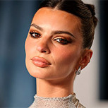 Emily Ratajkowski demostró en París que el top se transformó en su prenda favorita para el verano