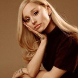 Ariana Grande optó por un elegante y romántico vestido para la inauguración de París 2024