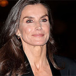 Reina Letizia lució un elegante look perfecto para llevar en las fiestas de fin de año