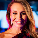 Karen Doggenweiler aparece con imponente vestido rojo en la segunda noche de Viña 2025