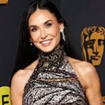 Demi Moore y Selena Gomez deslumbran en los Premios BAFTA 2025 con estos sorprendentes vestidos