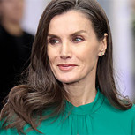 Reina Letizia volvió a ponerse la falda de cuero roja que estrenó hace 6 años y también es parte del ropero de otra royal
