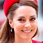 Kate Middleton reaparece luciendo un impecable look en rojo junto a espectacular collar de perlas de Isabell II