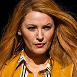 Blake Lively sorprendió con un vestido de látex en presentación de su nueva película