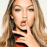 Gigi Hadid y Blake Lively instalan a la gabardina transparente como tendencia para primavera