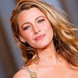 Blake Lively estrenó en Londres este sofisticado conjunto y un original bolso firmados por Chanel