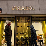 Prada compró Versace por unos 1.400 millones de dólares y hace sorpresivo anuncio