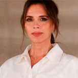 Victoria Beckham se dejó ver por las calles de París luciendo un radical corte de pelo y un look casual