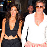 Novia de Brad Pitt lució espectacular con un atrevido atuendo de inspiración nupcial en estreno de la F1