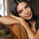 Emily Ratajkowski revivió un vestido con estampado de serpiente que será el nuevo protagonista de la próxima temporada