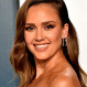 Jessica Alba se llenó de elogios con este look vintage noventero junto a su nueva pareja