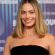 Margot Robbie apuesta por el minimalismo gótico: ¿Se despide definitivamente del rosa?