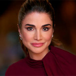 Rania de Jordania marca tendencia reviviendo look de hace dos décadas e ideal para ir a la oficina durante primavera