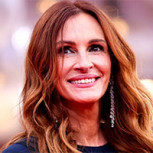 Julia Roberts fascina a todos en Venecia con un Versace que redefine la elegancia moderna