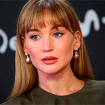 Jennifer Lawrence rompió esquemas en el Festival de San Sebastián con cinturón XL y tacones con calcetines