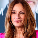 Julia Roberts deslumbra con fabuloso vestido rosa y apuesta por la moda consciente en el estreno de “After the Hunt”