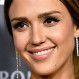 Jessica Alba dio una verdadera lección de elegancia con este vestido y collar de diamantes