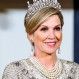 Máxima de Holanda deslumbra con este fabuloso vestido rojo y con histórica tiara de perlas