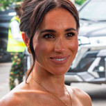Meghan Markle deslumbró evocando el glamour clásico de Hollywood en su regreso a la alfombra roja