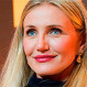 Cameron Diaz reaparece con este look blanco minimalista ideal para una boda por el civil