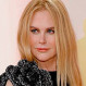 Nicole Kidman sorprende con una apuesta más juvenil y relajada que le sienta perfecto: Lleva rizos, jeans y zapatillas