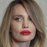 Angelina Jolie usa abrigo cruzado confirmando que es la pieza clave del estilo sofisticado
