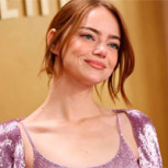 Emma Stone deslumbró con un tono malva que promete ser la tendencia para la primavera