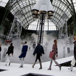 Los comentados looks de las famosas durante el desfile de invierno de Chanel: desde Carlota Casiraghi a Kylie Minogue