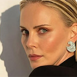 Charlize Theron sorprende y se convierte en centro de atención con atrevido look